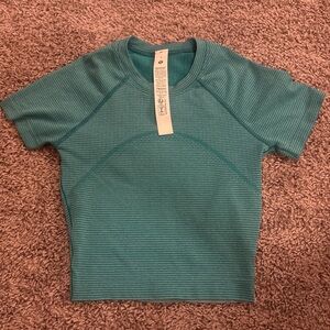 Lululemon swiftly tech teeshirt cropped